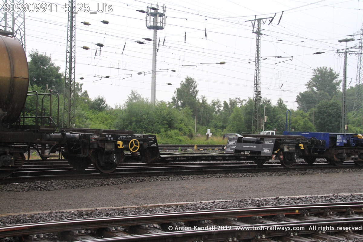 809909911-5_25_Uis.JPG